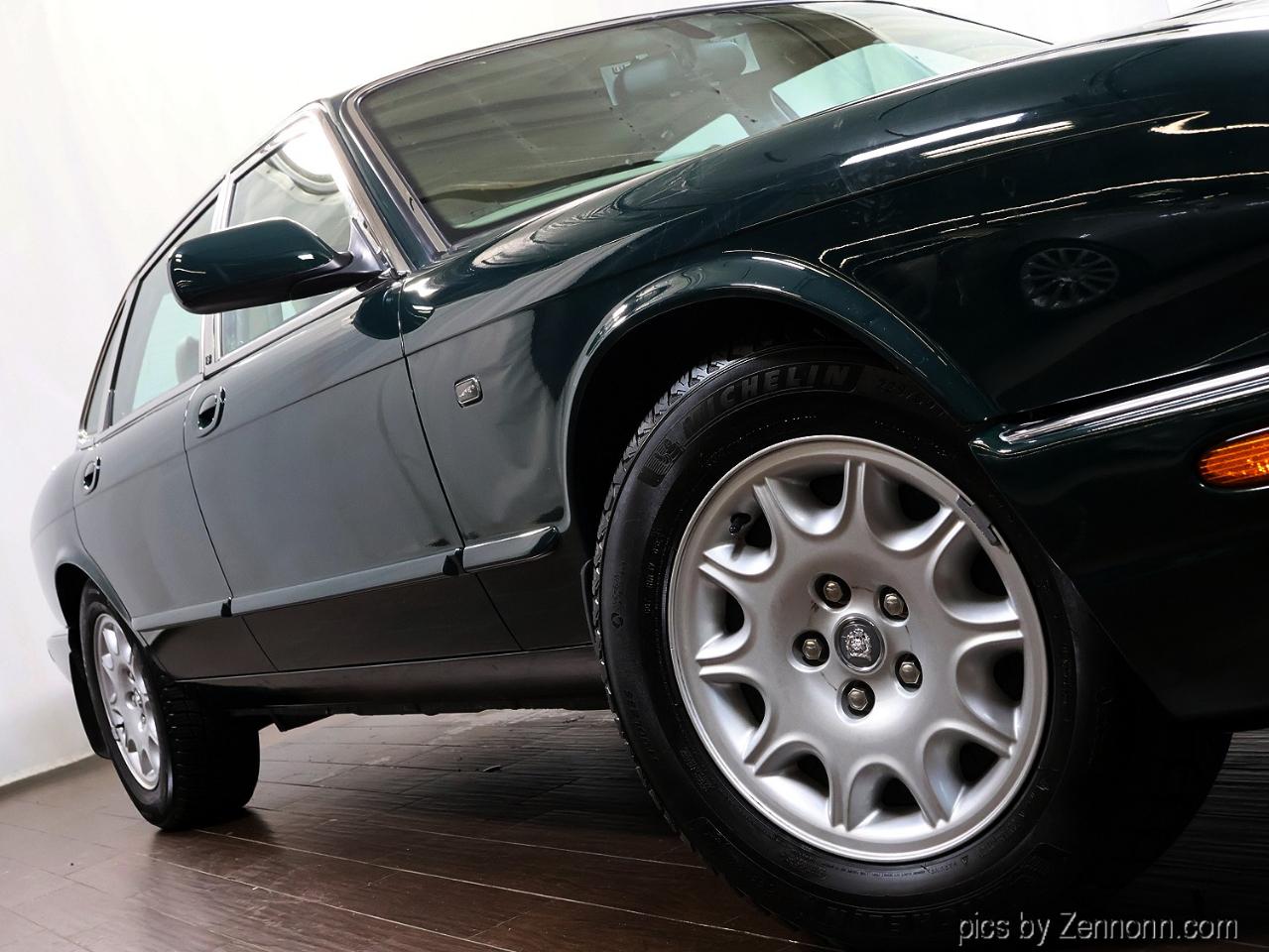 Jaguar XJ 4dr Sdn 1999