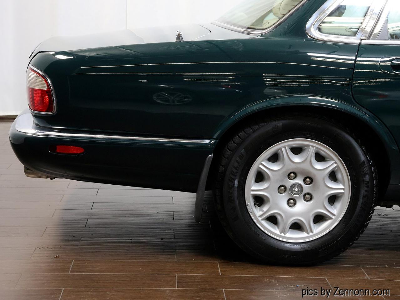 Jaguar XJ 4dr Sdn 1999