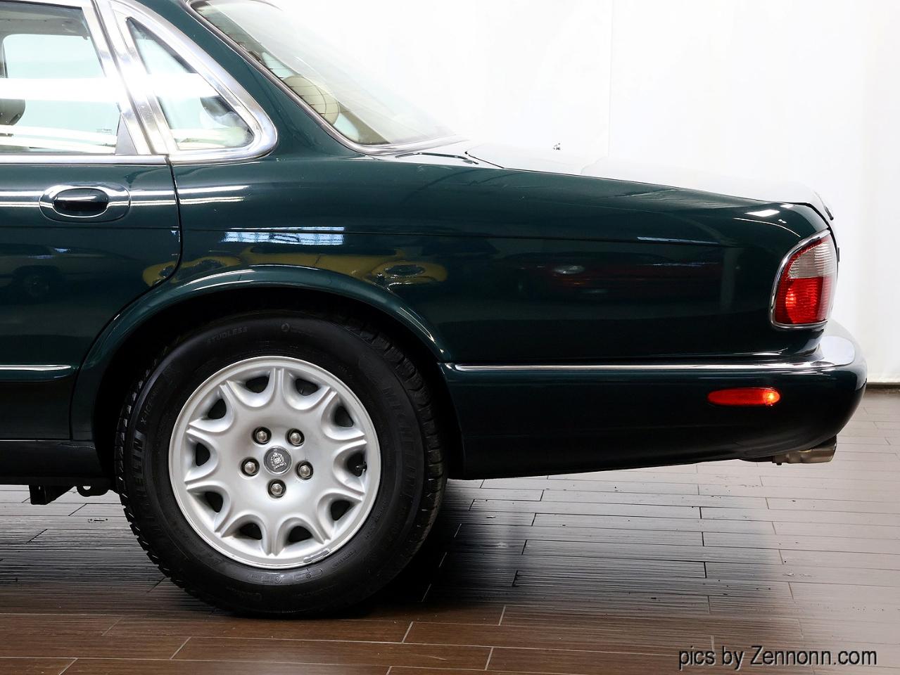 Jaguar XJ 4dr Sdn 1999