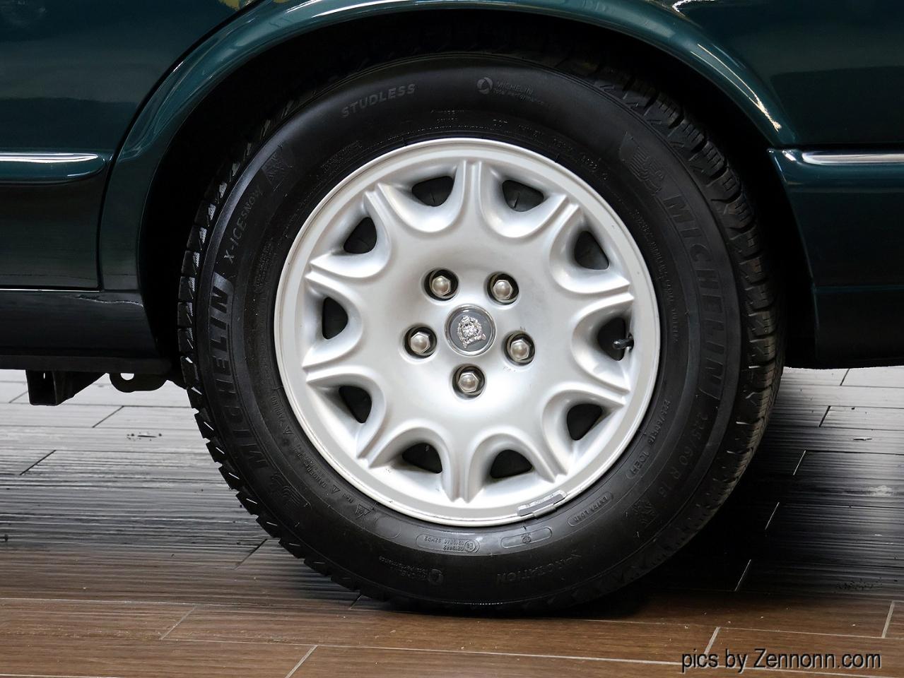 Jaguar XJ 4dr Sdn 1999