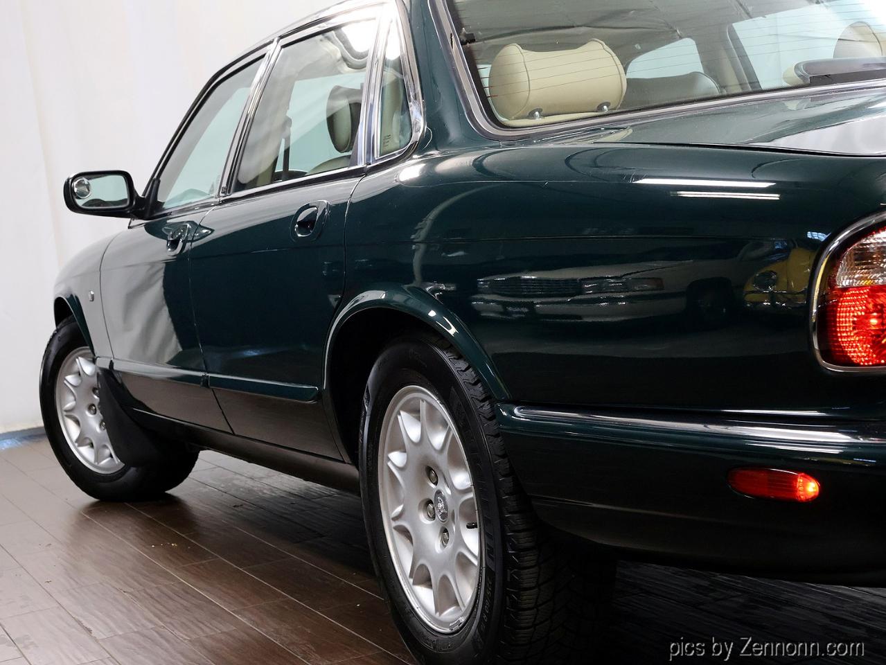 Jaguar XJ 4dr Sdn 1999