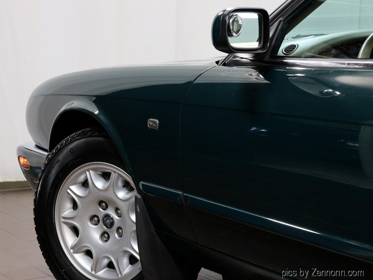 Jaguar XJ 4dr Sdn 1999