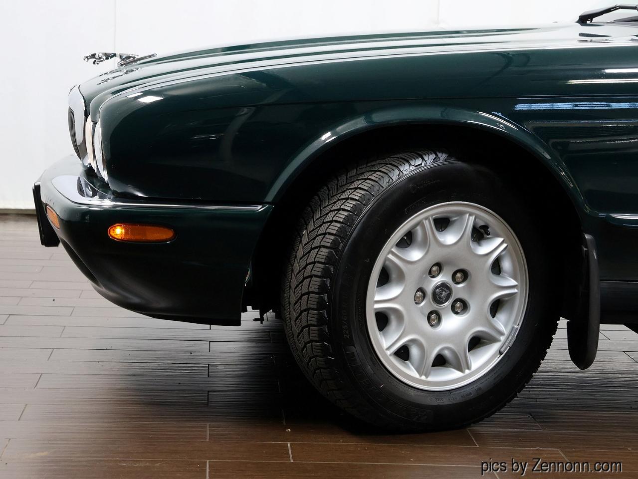 Jaguar XJ 4dr Sdn 1999