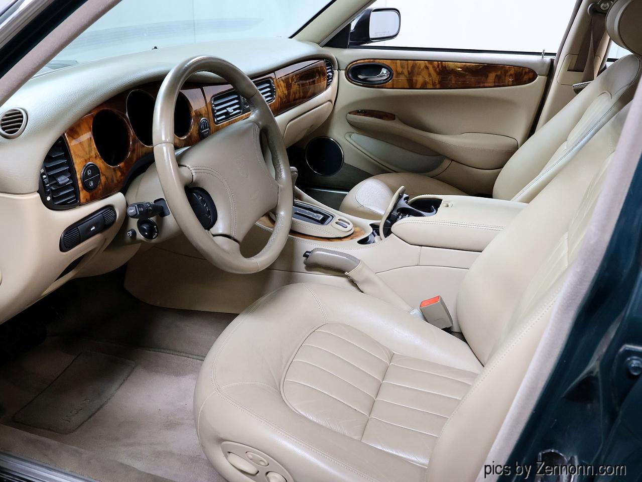 Jaguar XJ 4dr Sdn 1999
