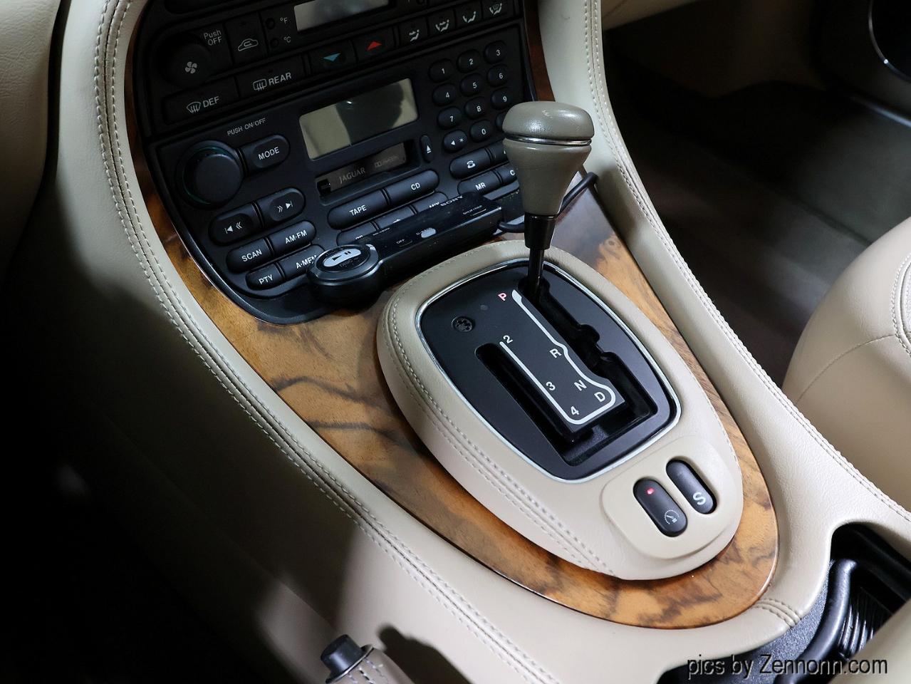 Jaguar XJ 4dr Sdn 1999