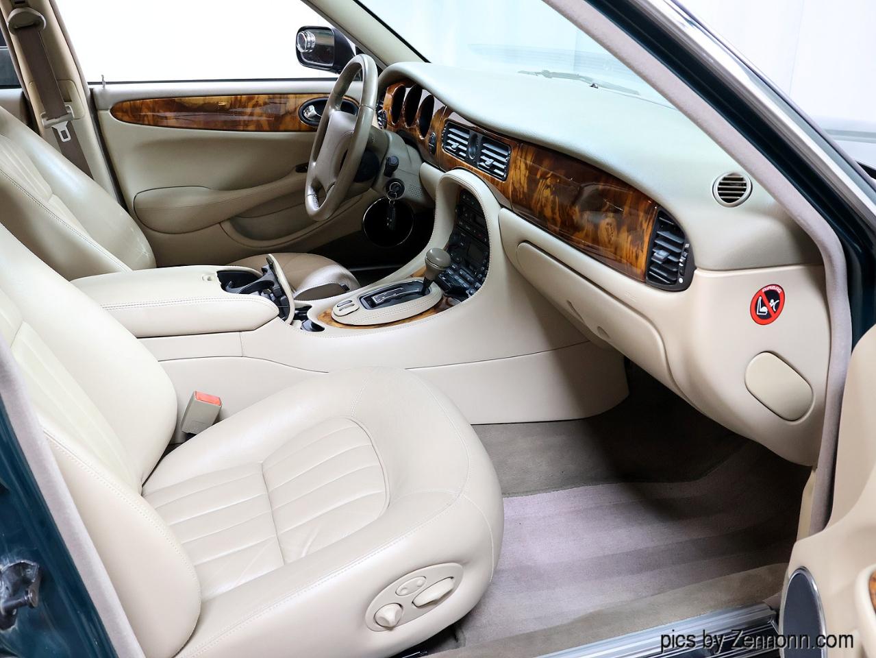 Jaguar XJ 4dr Sdn 1999