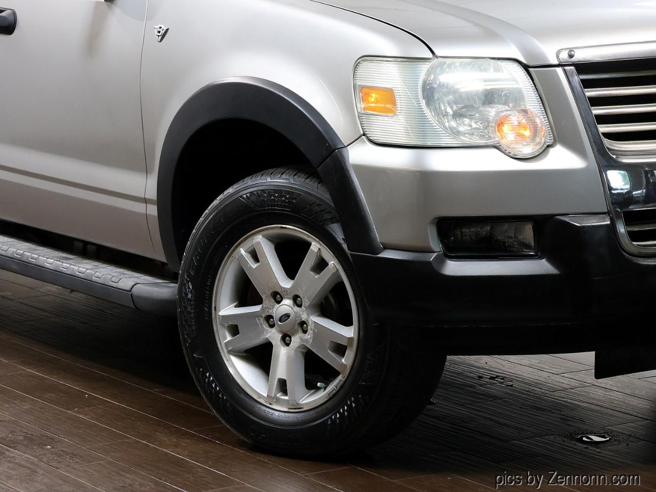 Ford Explorer Sport Trac 2WD 4dr V8 XLT 2007