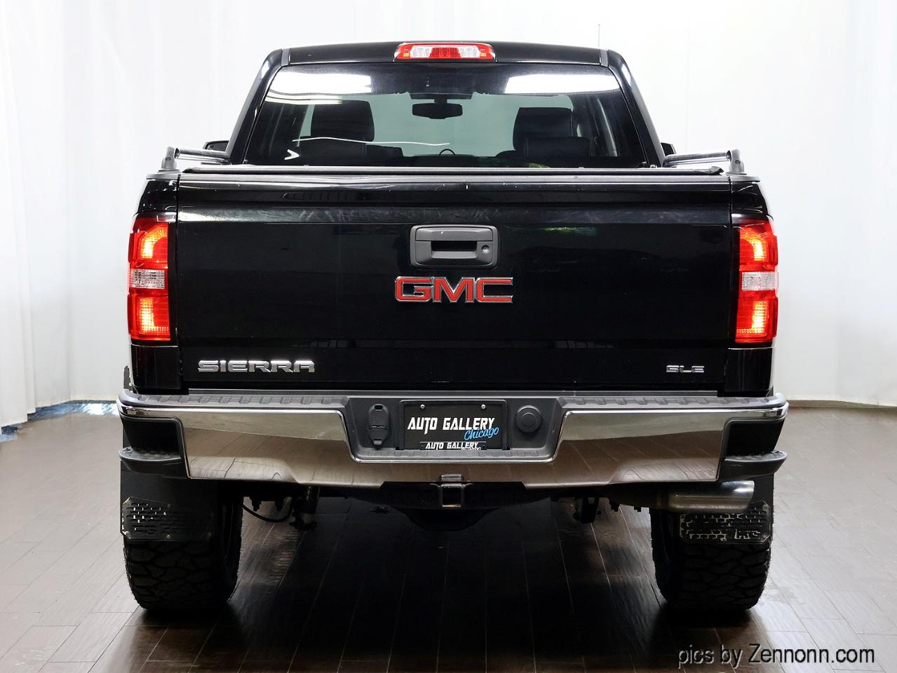 GMC Sierra 1500 4WD Crew Cab 153.0" SLE 2017
