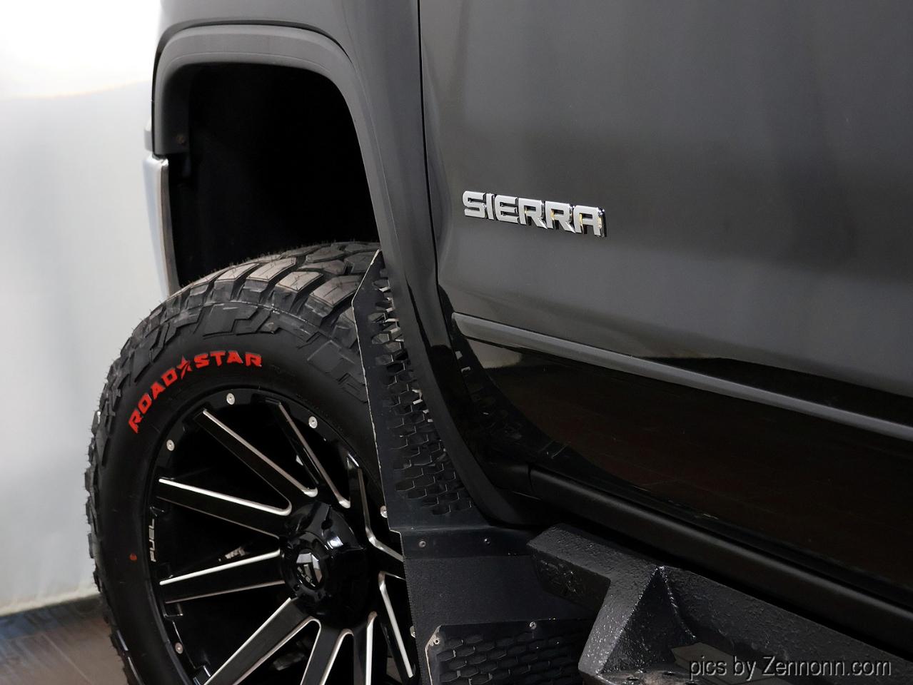 GMC Sierra 1500 4WD Crew Cab 153.0" SLE 2017