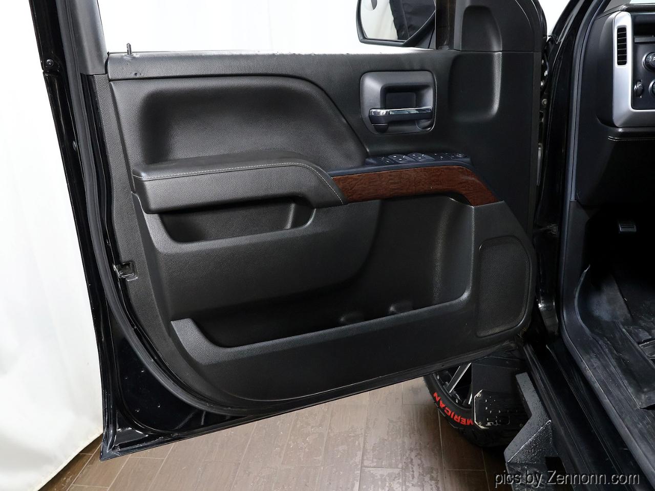 GMC Sierra 1500 4WD Crew Cab 153.0" SLE 2017