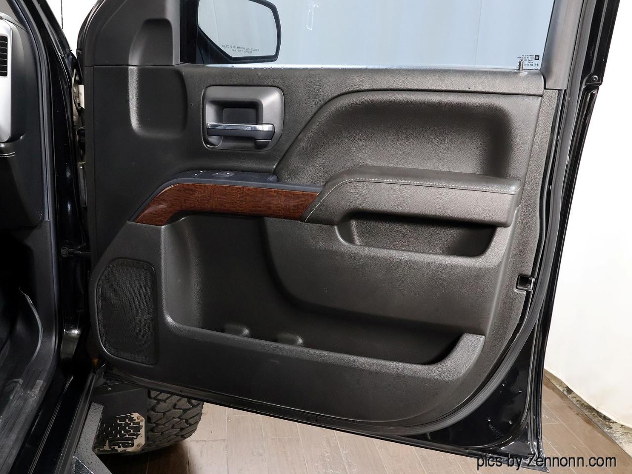 GMC Sierra 1500 4WD Crew Cab 153.0" SLE 2017