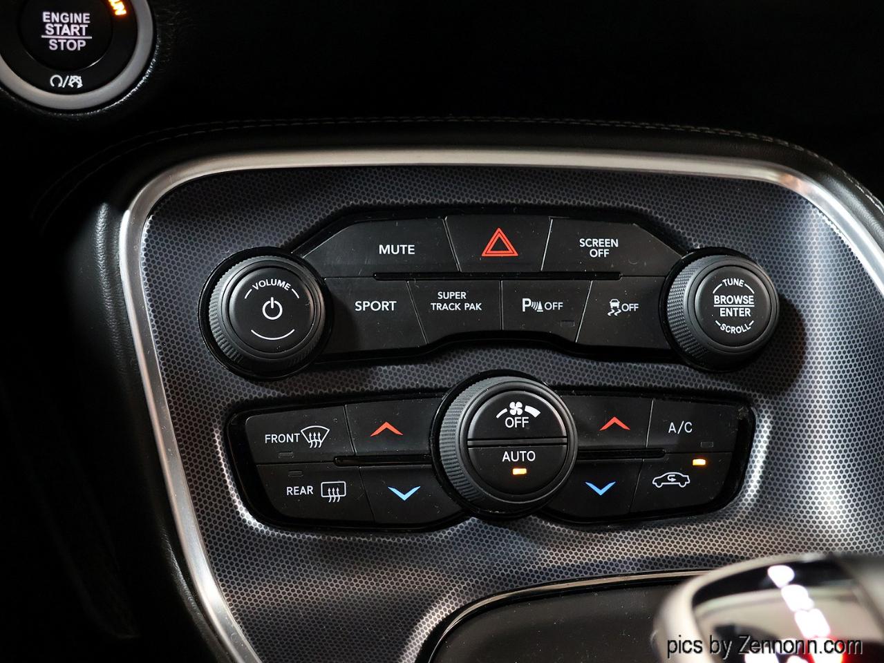 Dodge Challenger GT AWD 2018
