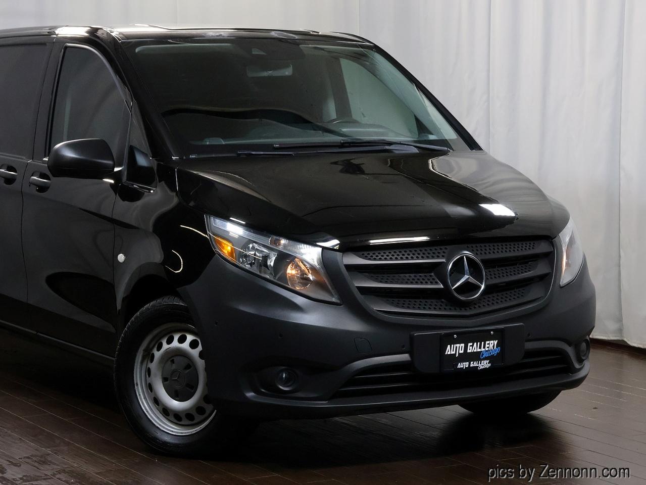 Mercedes-Benz Metris Cargo Van RWD 126" 2016