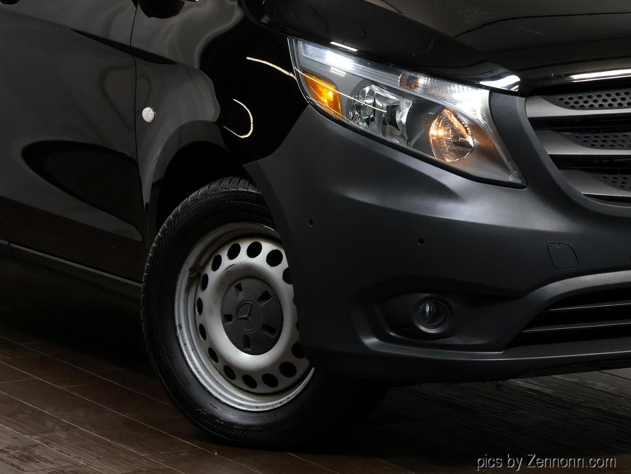 Mercedes-Benz Metris Cargo Van RWD 126" 2016