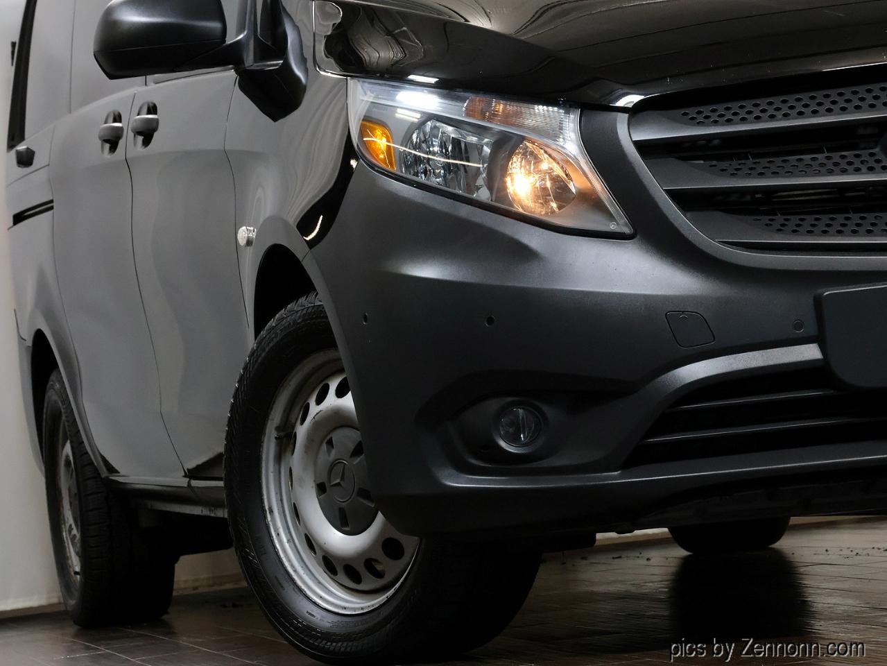 Mercedes-Benz Metris Cargo Van RWD 126" 2016