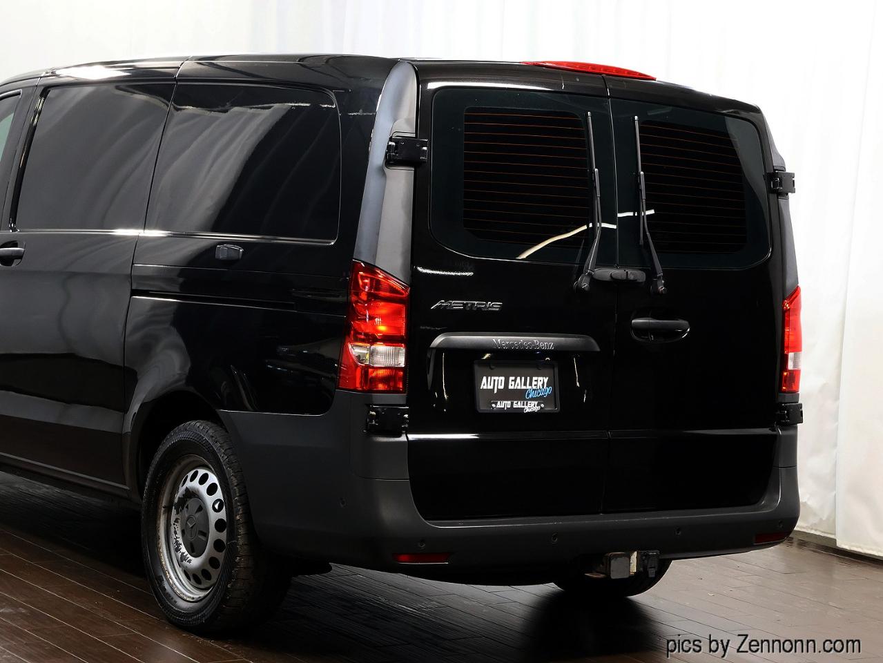 Mercedes-Benz Metris Cargo Van RWD 126" 2016