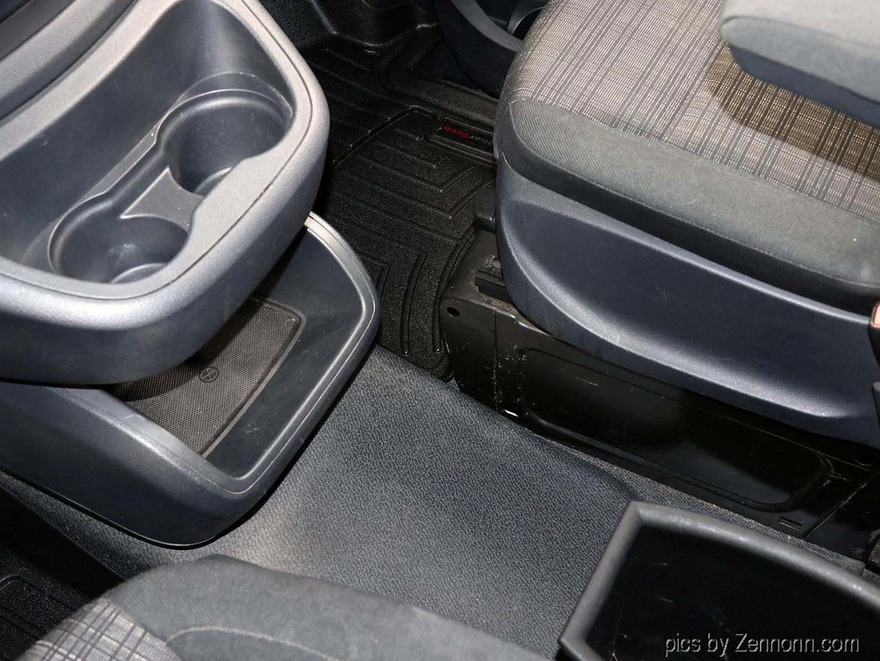 Mercedes-Benz Metris Cargo Van RWD 126" 2016