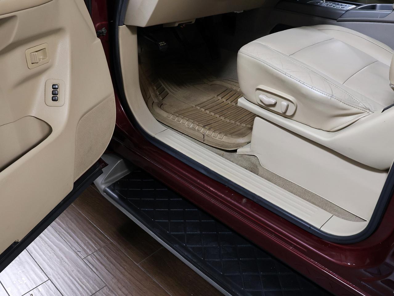 Nissan Armada 4WD 4dr Platinum 2012