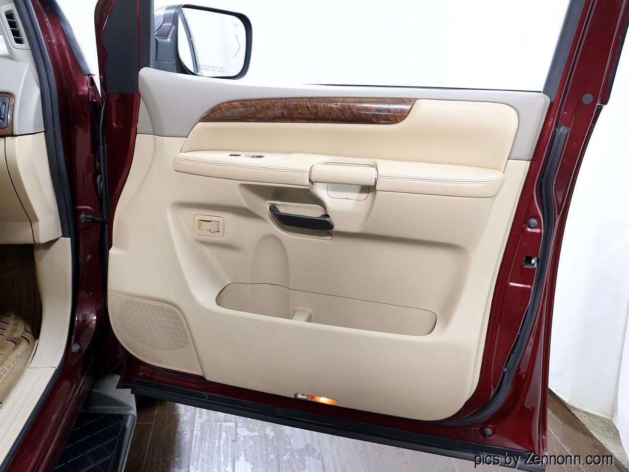 Nissan Armada 4WD 4dr Platinum 2012