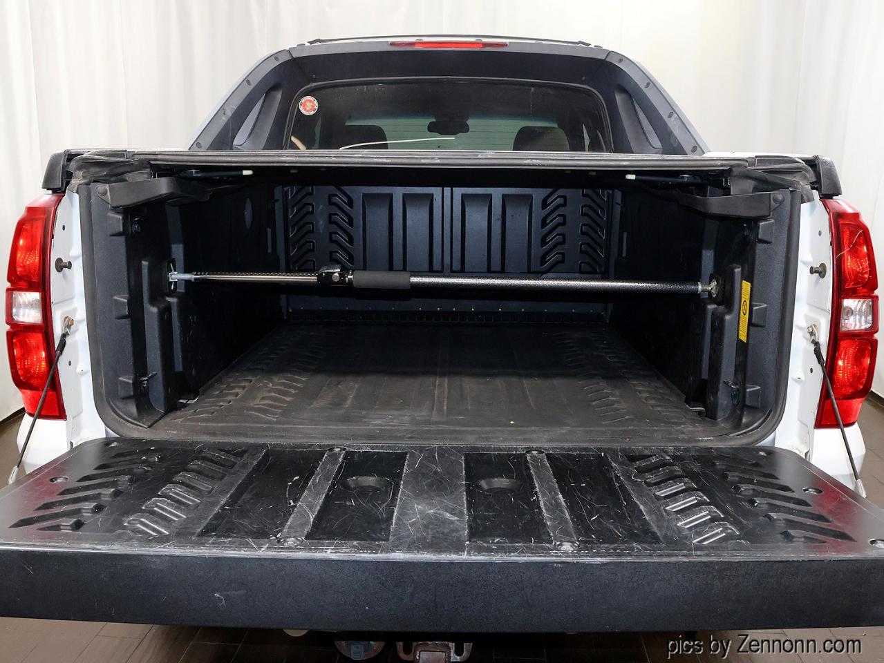 Chevrolet Avalanche 4WD Crew Cab 130" LT w/1LT 2008