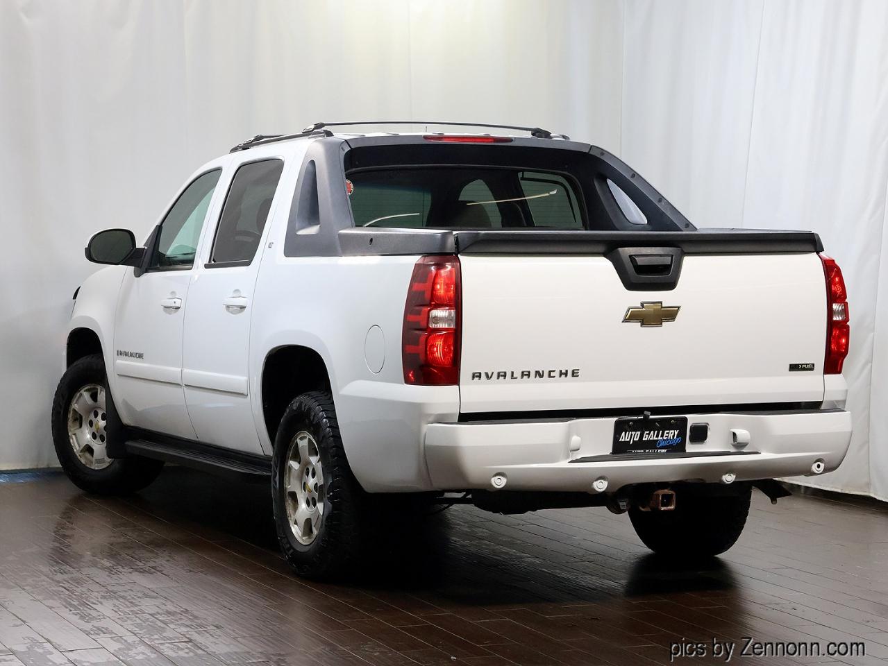 Chevrolet Avalanche 4WD Crew Cab 130" LT w/1LT 2008