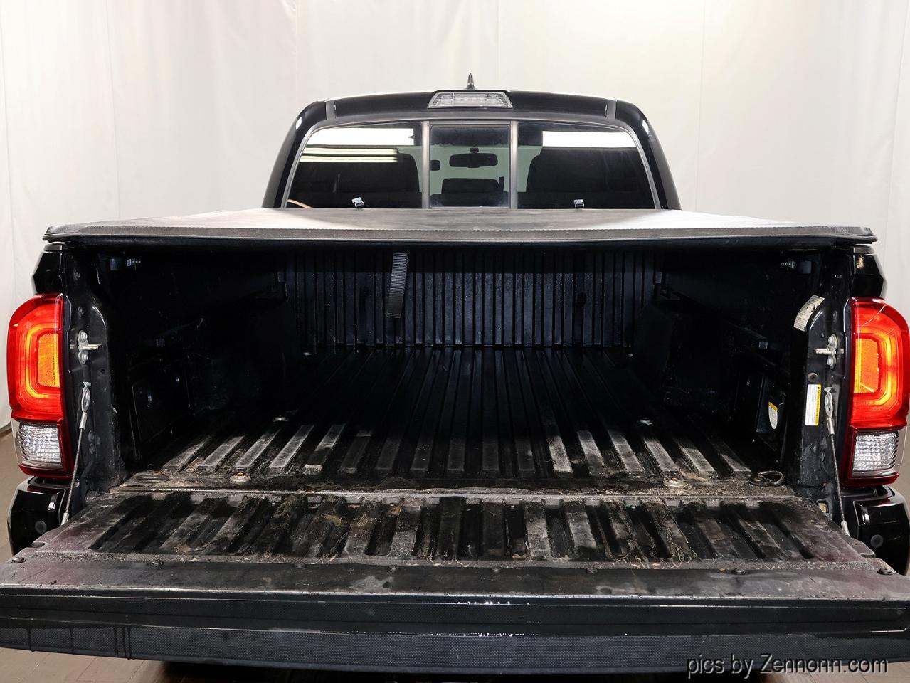 Toyota Tacoma 4WD Double Cab LB V6 AT TRD Off Road (Natl) 2016