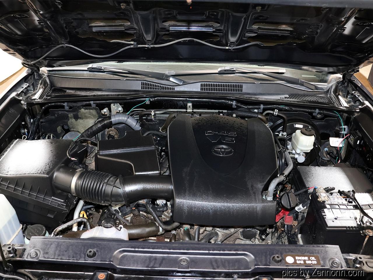 Toyota Tacoma 4WD Double Cab LB V6 AT TRD Off Road (Natl) 2016