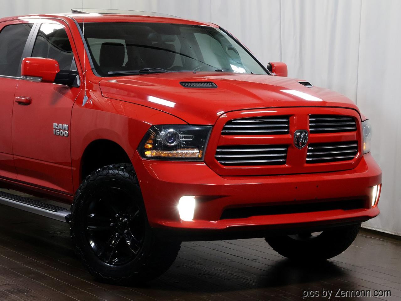 RAM 1500 4WD Crew Cab 140.5" Sport 2013