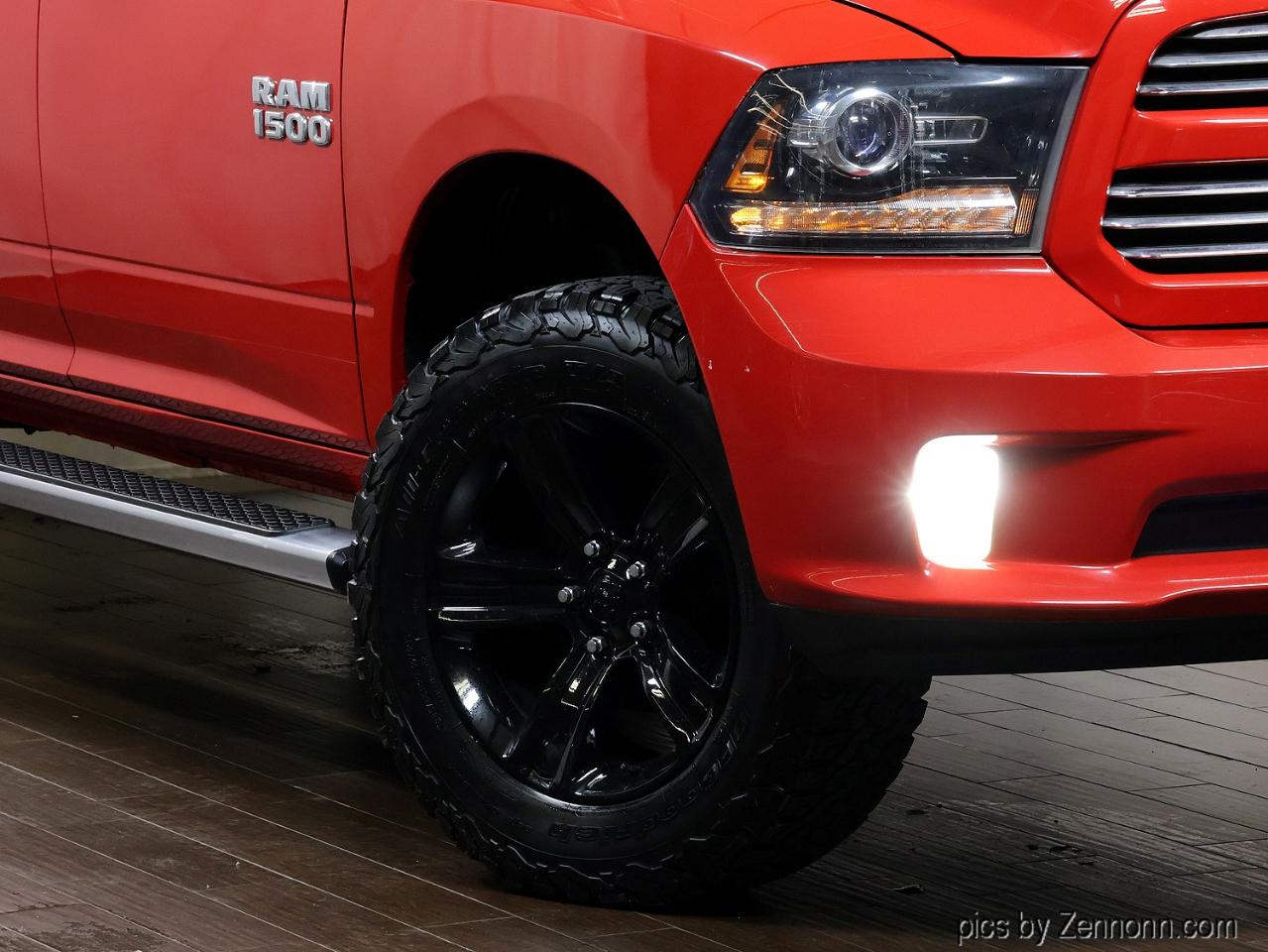 RAM 1500 4WD Crew Cab 140.5" Sport 2013