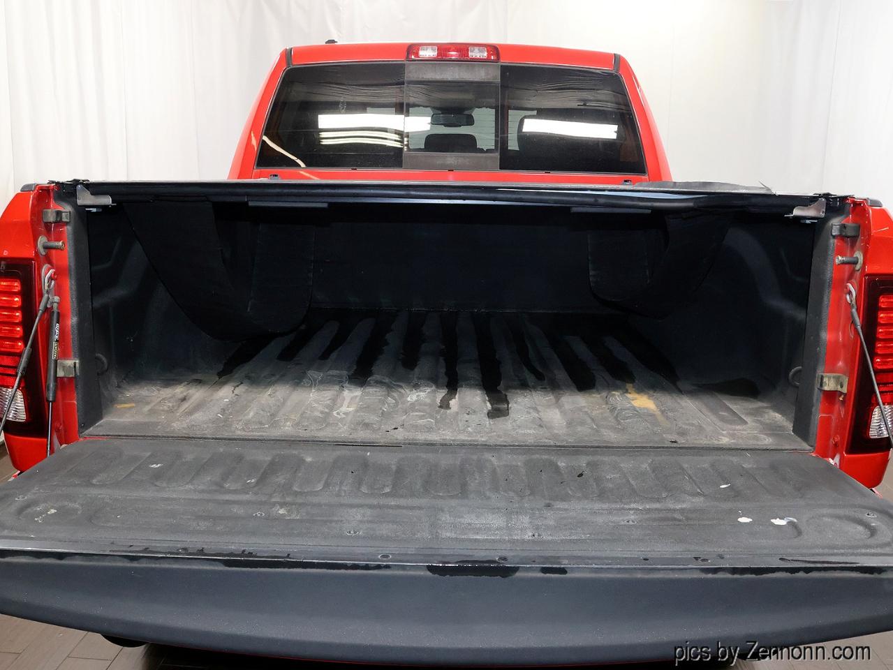 RAM 1500 4WD Crew Cab 140.5" Sport 2013