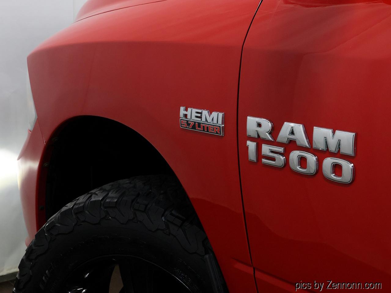 RAM 1500 4WD Crew Cab 140.5" Sport 2013