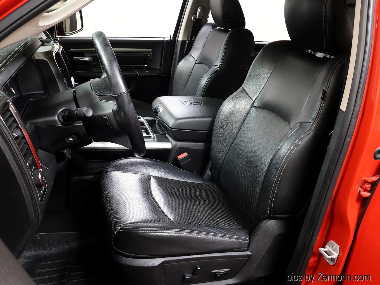 RAM 1500 4WD Crew Cab 140.5" Sport 2013