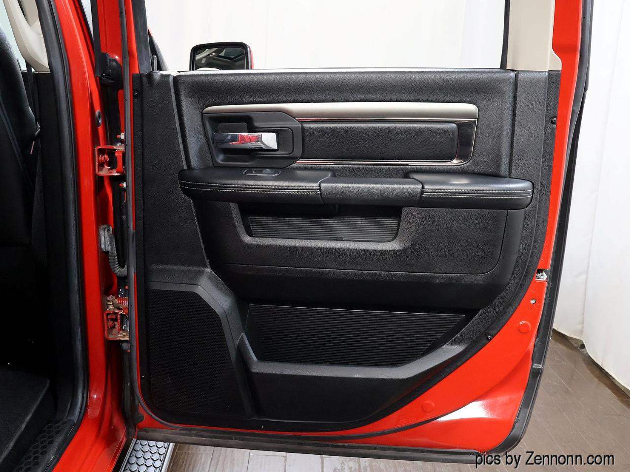 RAM 1500 4WD Crew Cab 140.5" Sport 2013