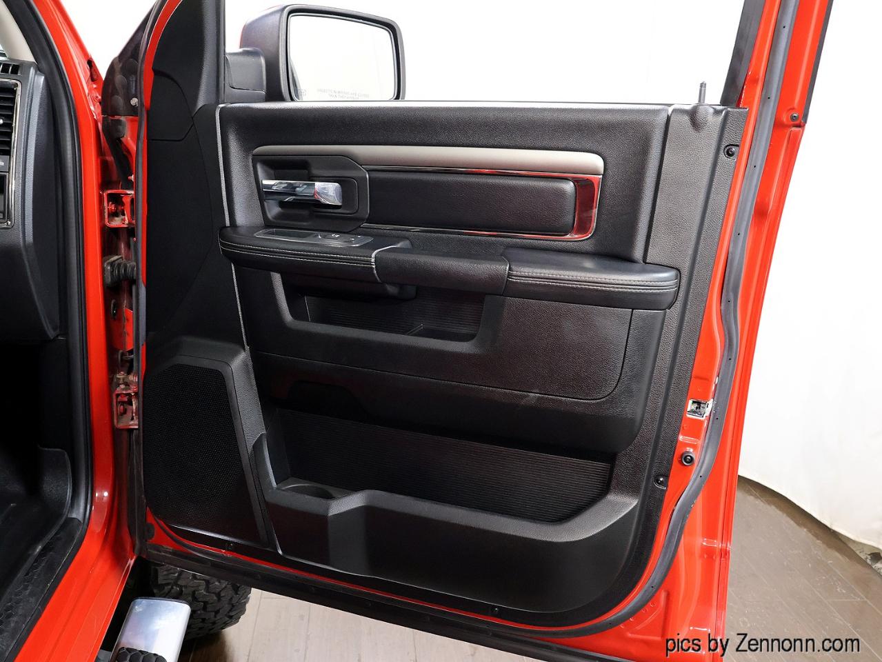 RAM 1500 4WD Crew Cab 140.5" Sport 2013