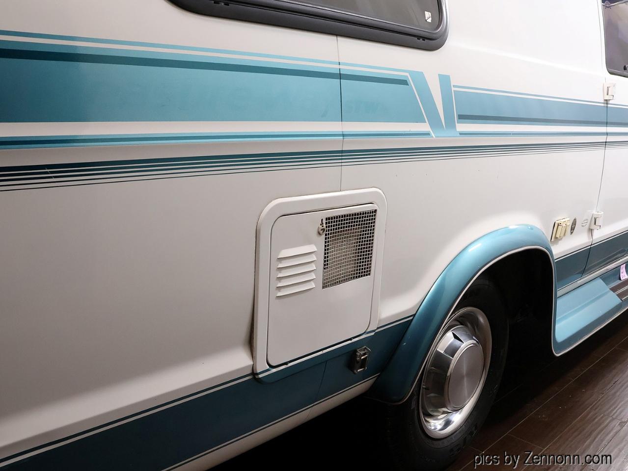 Dodge Ram Van B350 127" WB 1994