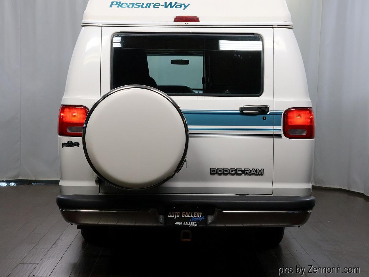 Dodge Ram Van B350 127" WB 1994