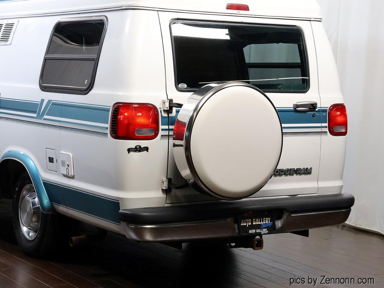 Dodge Ram Van B350 127" WB 1994