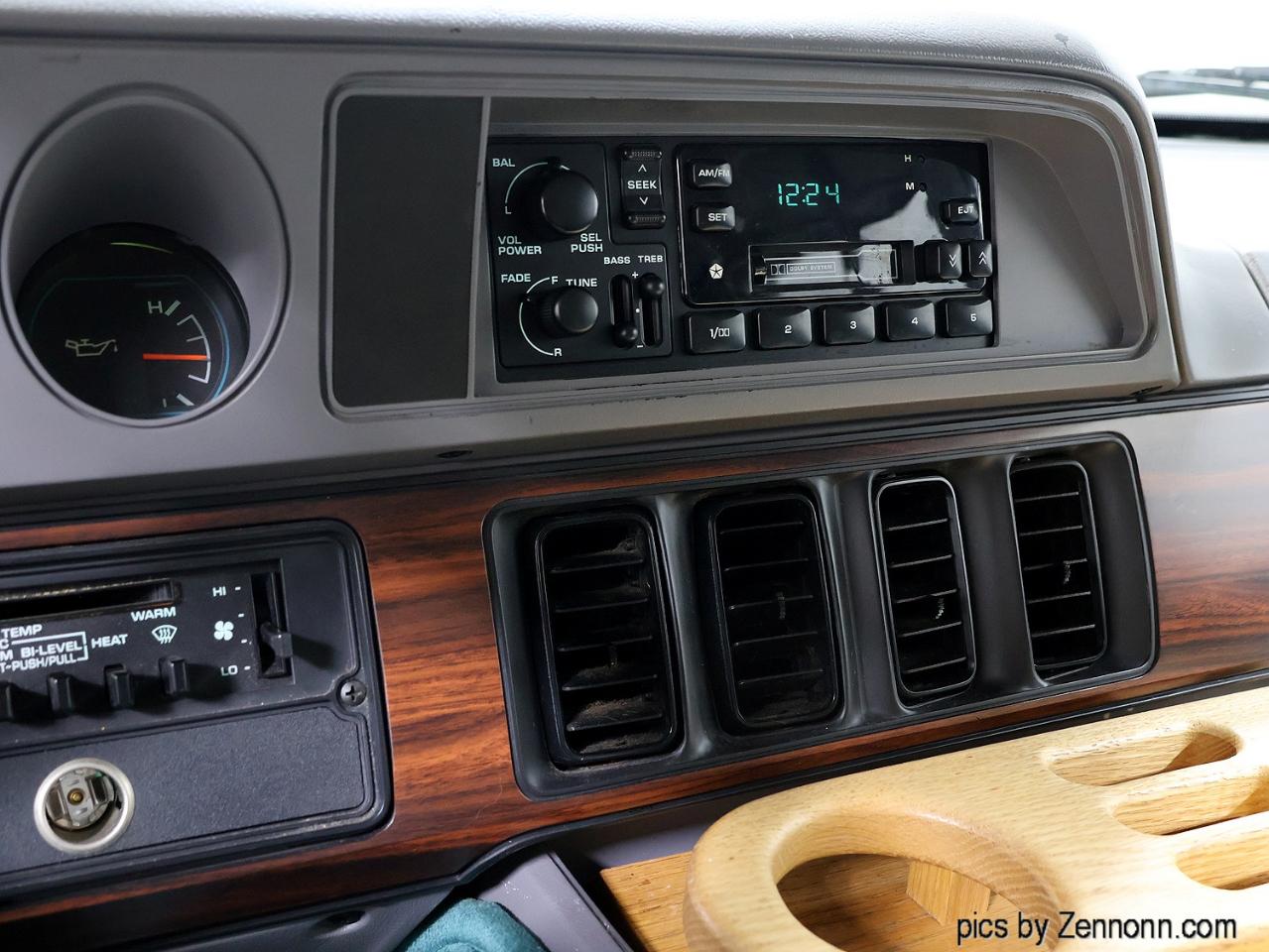 Dodge Ram Van B350 127" WB 1994