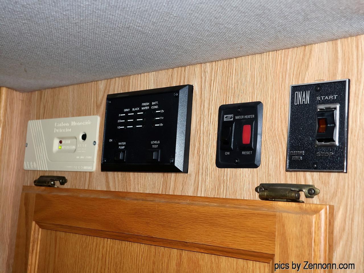Dodge Ram Van B350 127" WB 1994