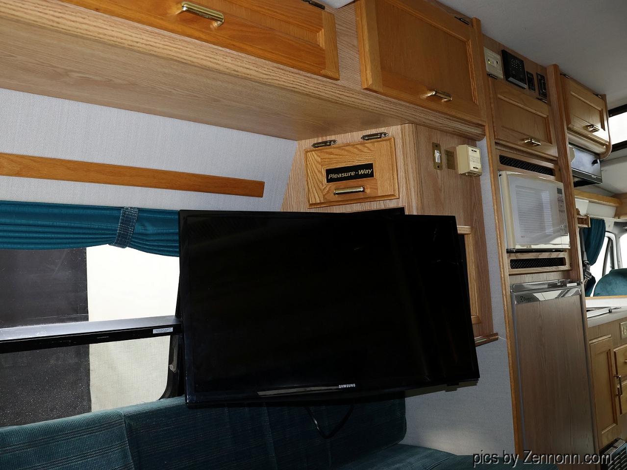 Dodge Ram Van B350 127" WB 1994