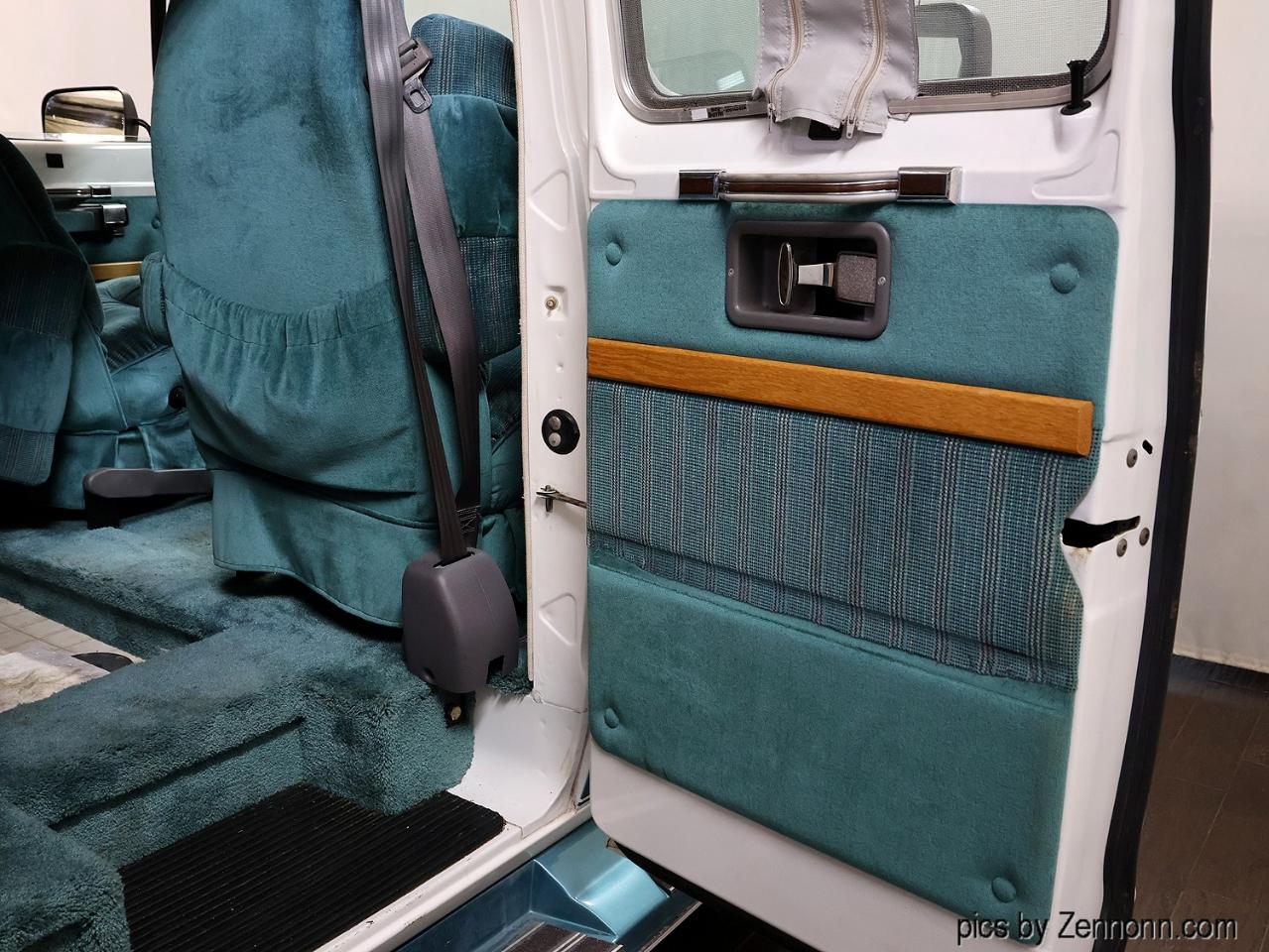 Dodge Ram Van B350 127" WB 1994