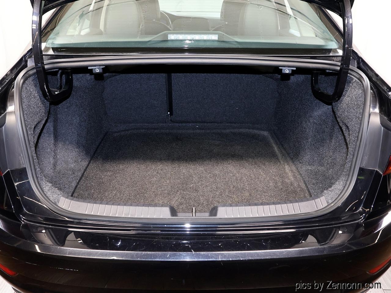 Volkswagen Jetta SEL Premium Auto w/CWP/ULEV 2019
