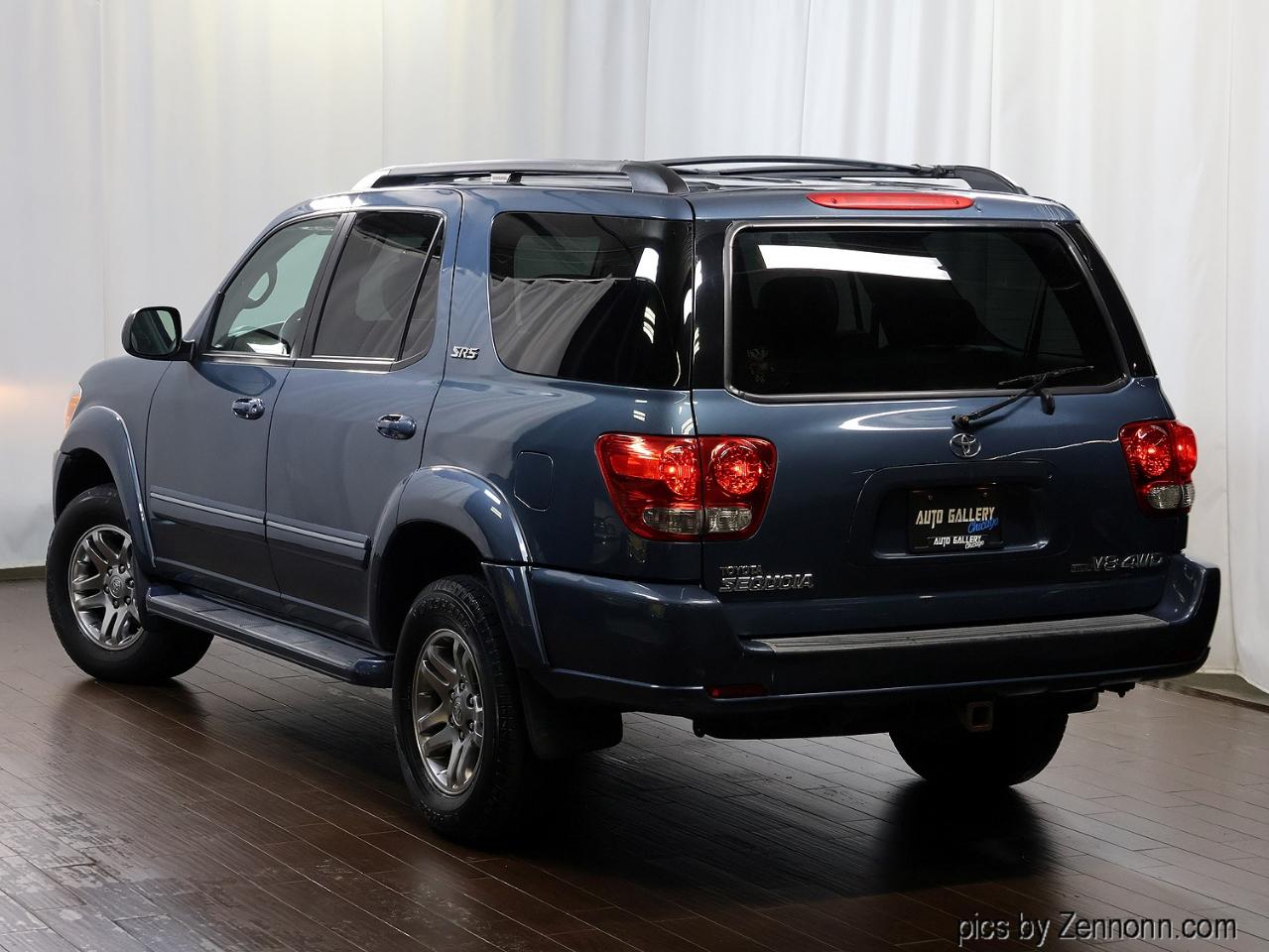 Toyota Sequoia 4dr SR5 4WD (Natl) 2006