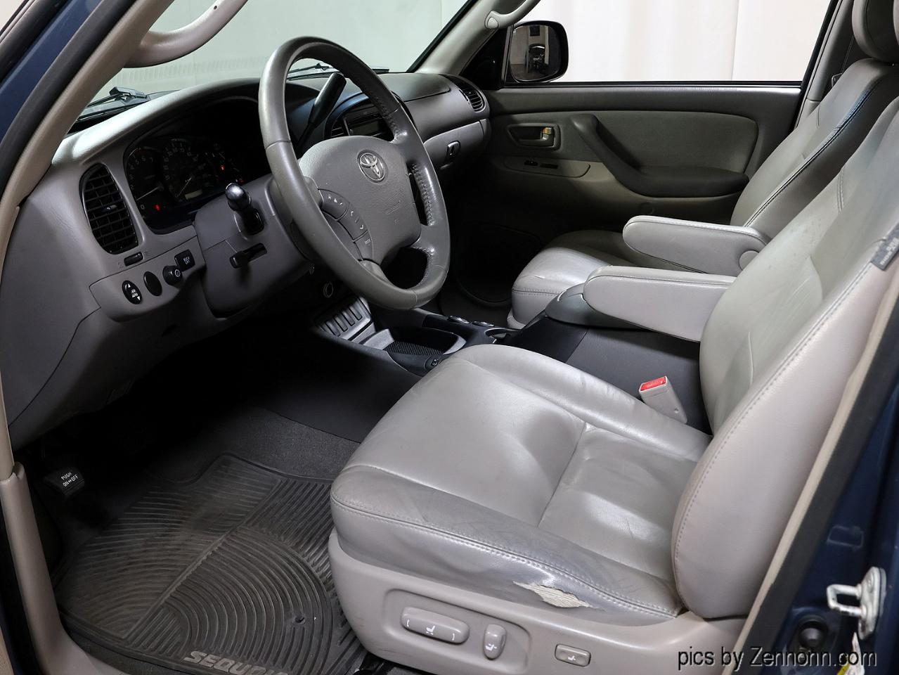 Toyota Sequoia 4dr SR5 4WD (Natl) 2006