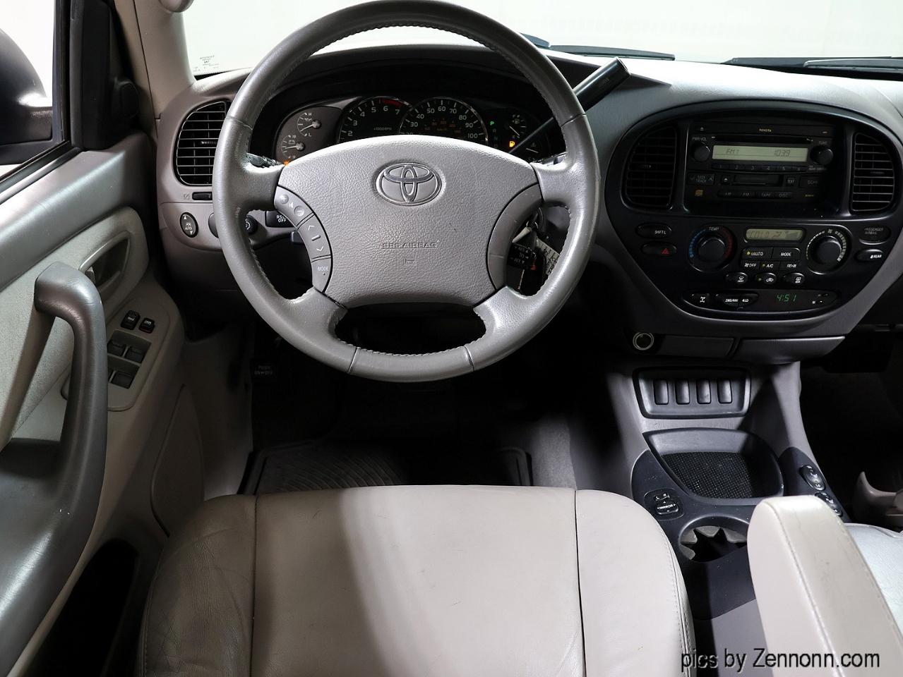 Toyota Sequoia 4dr SR5 4WD (Natl) 2006