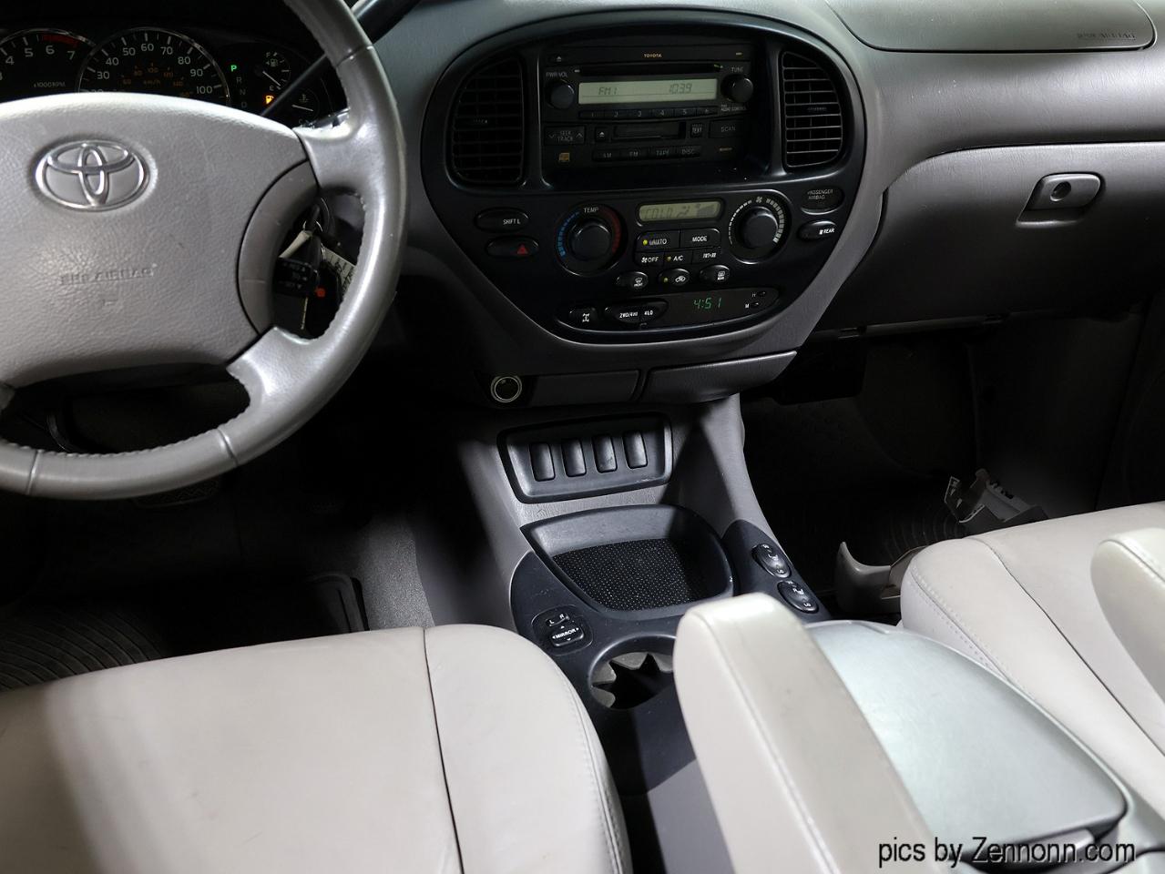 Toyota Sequoia 4dr SR5 4WD (Natl) 2006