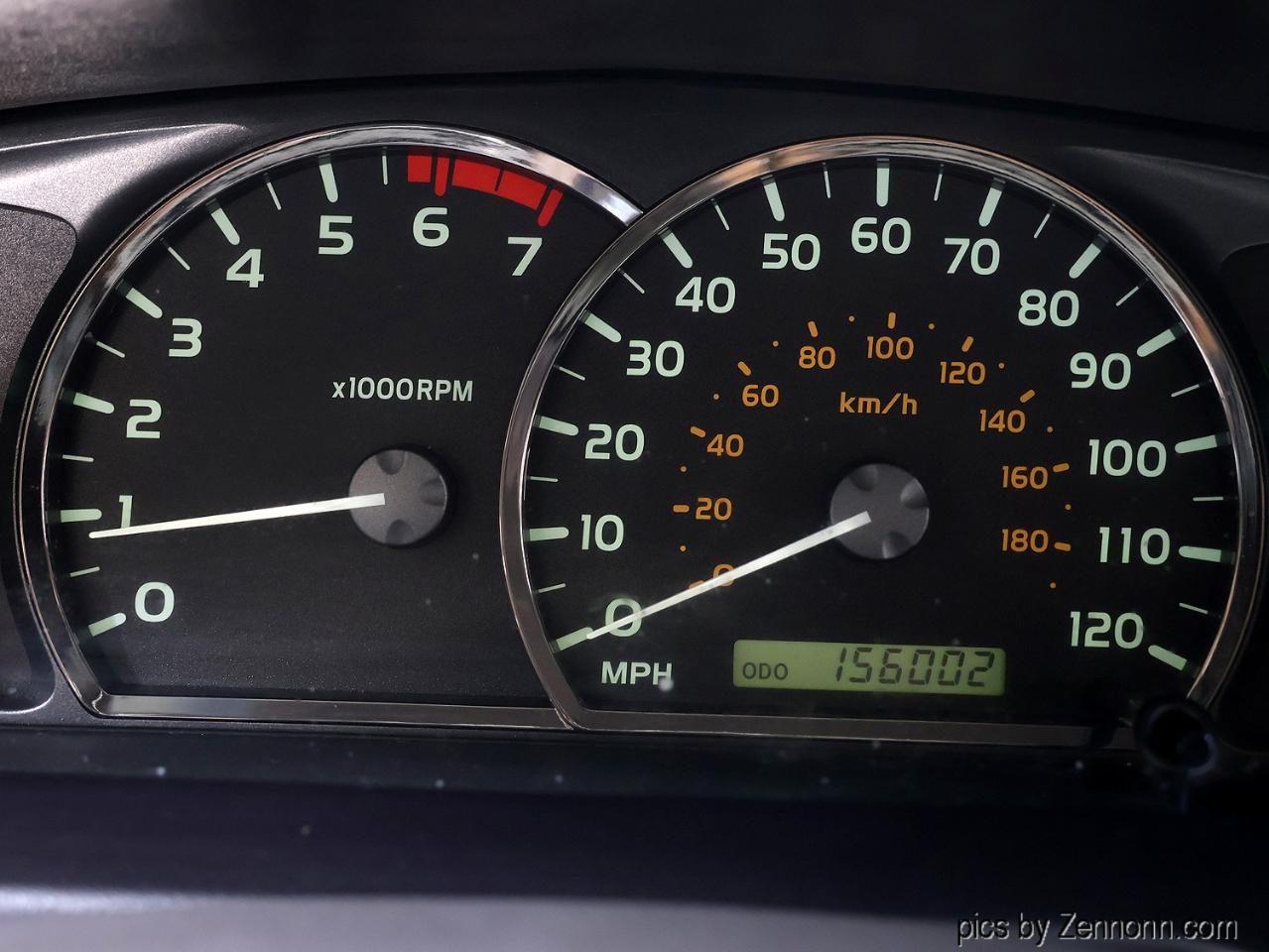 Toyota Sequoia 4dr SR5 4WD (Natl) 2006
