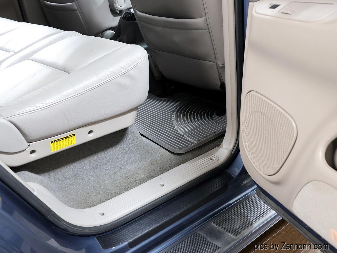 Toyota Sequoia 4dr SR5 4WD (Natl) 2006