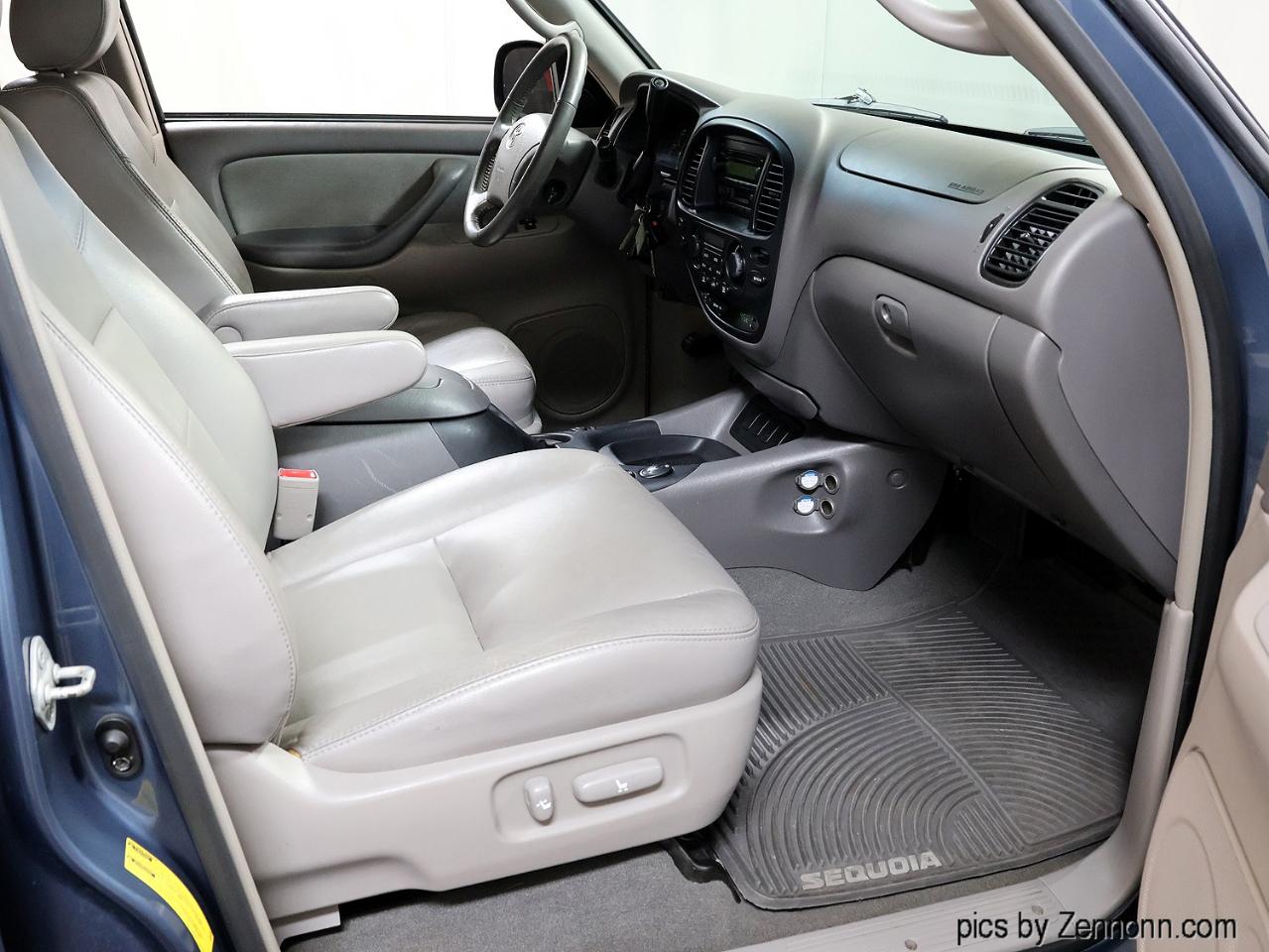 Toyota Sequoia 4dr SR5 4WD (Natl) 2006