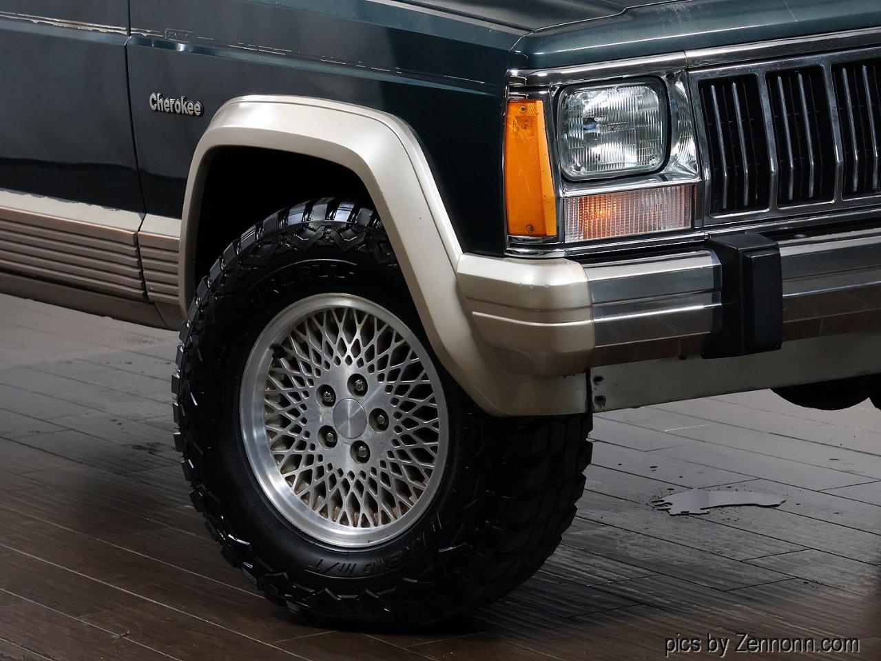 Jeep Cherokee 4dr Country 4WD 1993